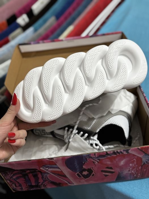 Versace Chain Reaction