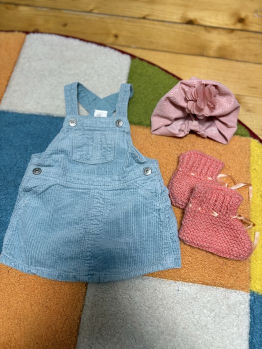 Sarafan H&M marimea 68, 4-6 luni cadou botosi si fes