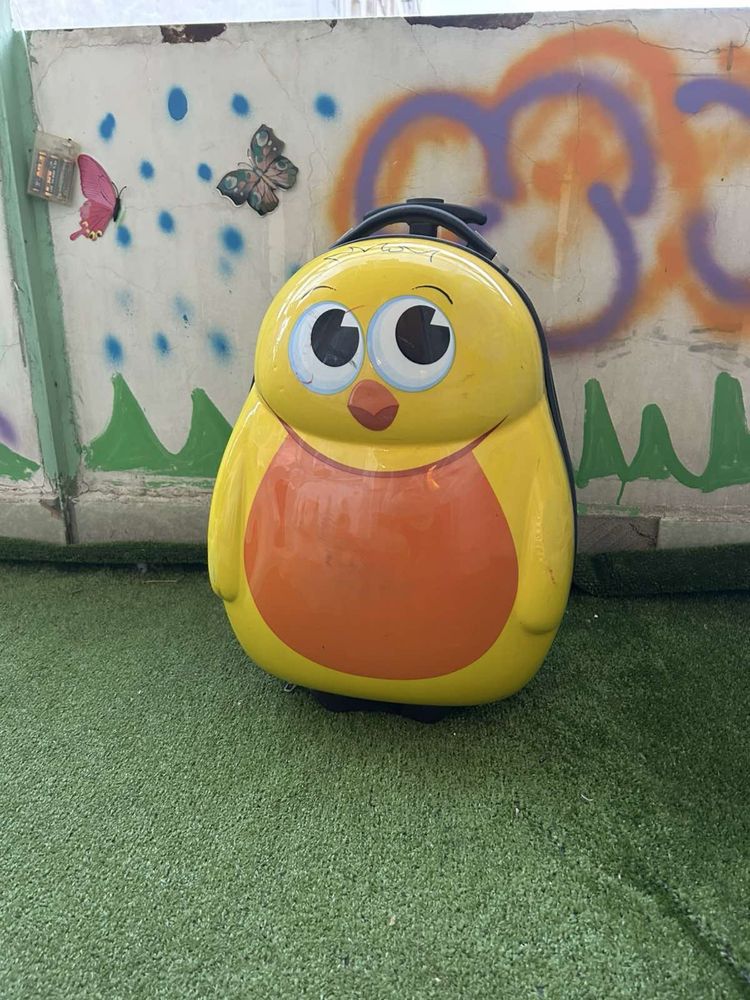 Детски куфар пиле