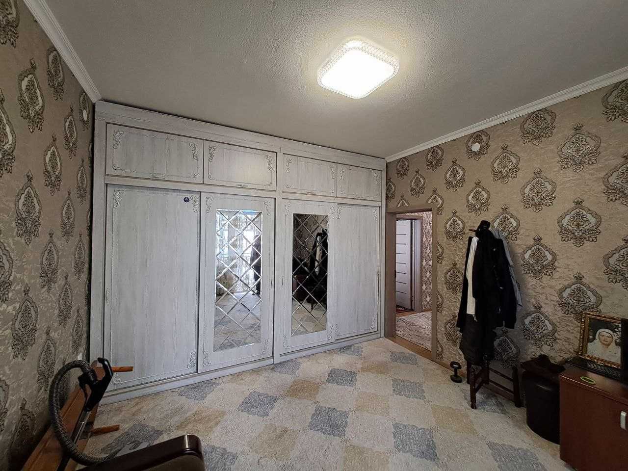 3х комнатная квартира на 8 этаже 84кв/м, в Самарканде