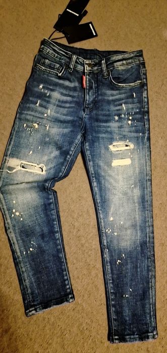 Blugi Dsquared2 Copii
Lungimea totala a blugilor sunt de 80 cm