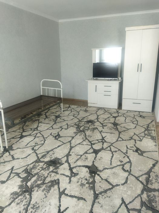 Vatniyda 1 xonali kvartira sotiladi yoki ijaraga betiladi beriladi.