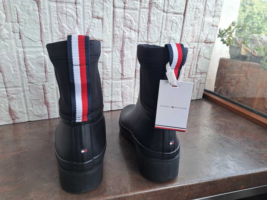 дамски боти,зимни обувки,гумени ботуши Tommy Hilfiger номер39,нови