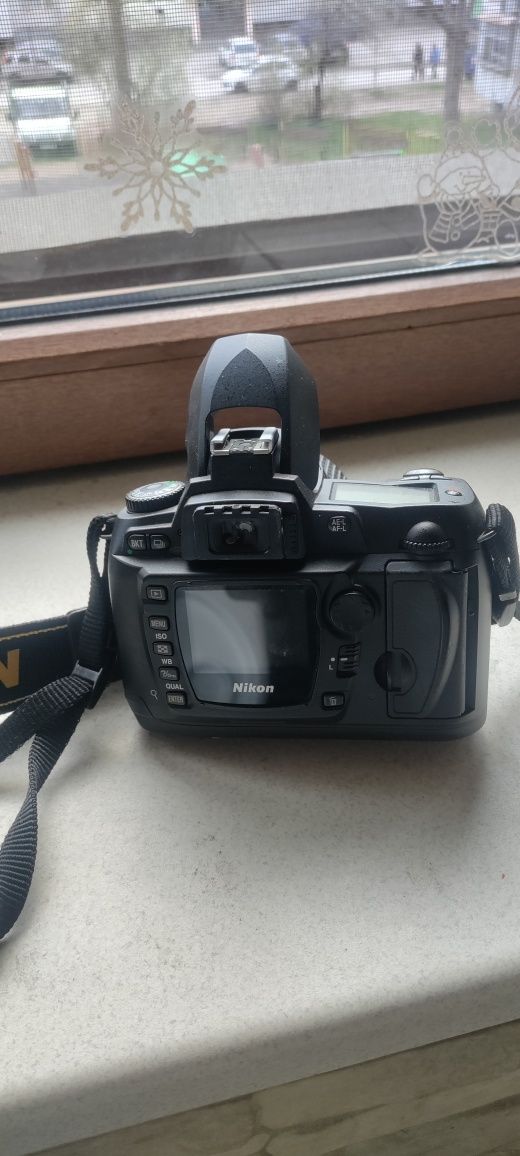Nikon D70s, обектив 18-55мм