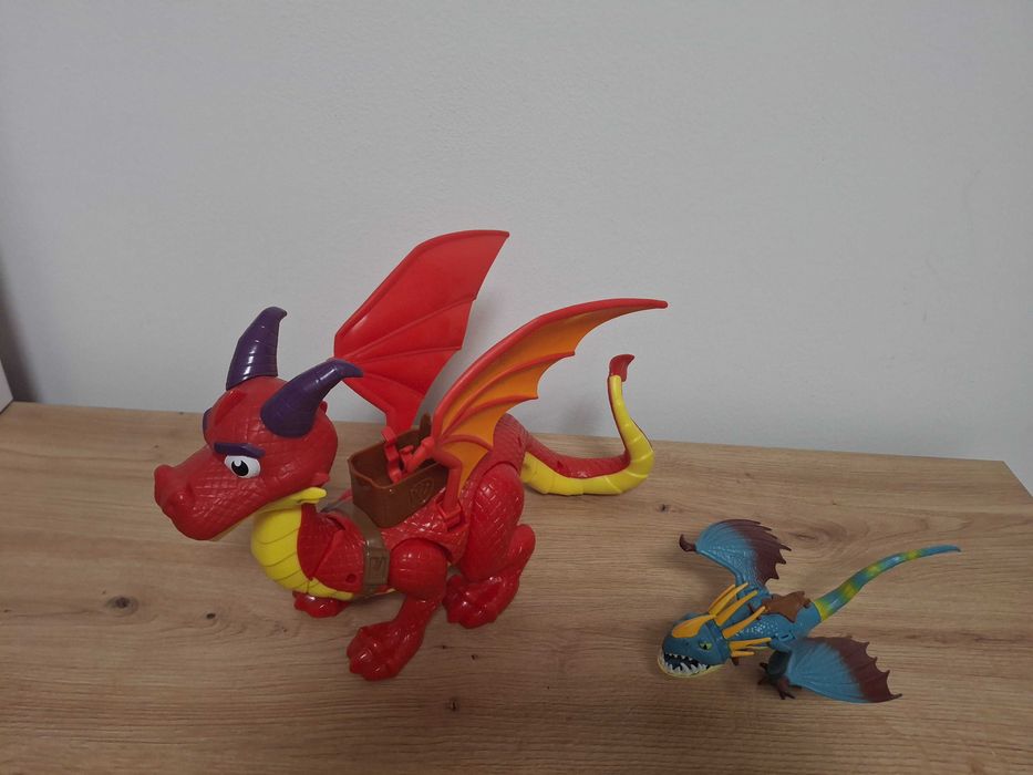 Vand lot jucarii cu 2 dragoni