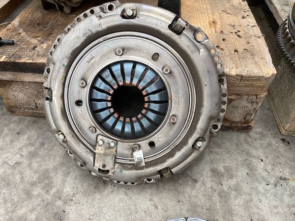 Kit ambreiaj 140.000KM D4204T14 VOLVO V60 2015+ 31492036 31437536 31492038