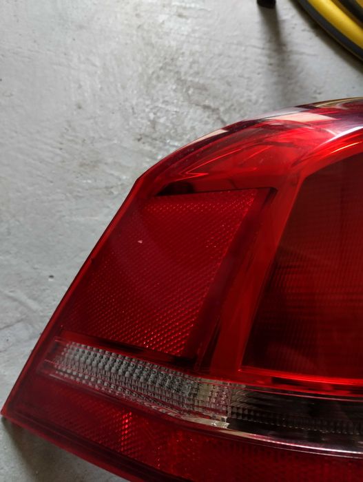 Ляв външен стоп Passat 7