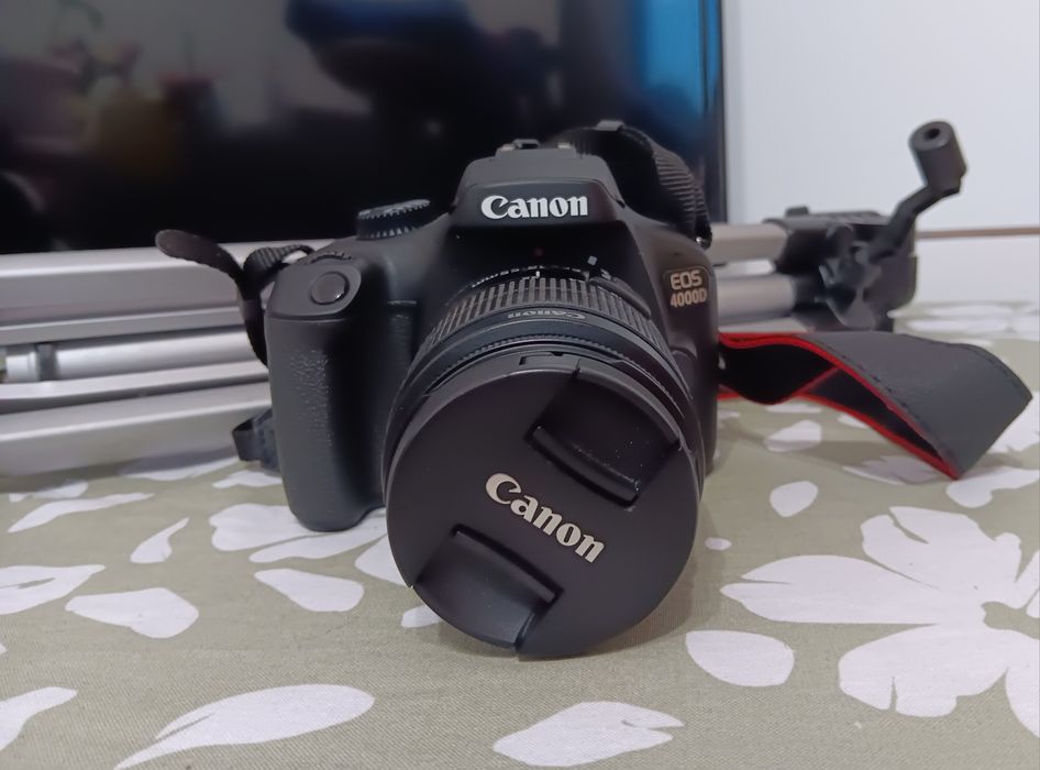 Canon 4000D DSLR