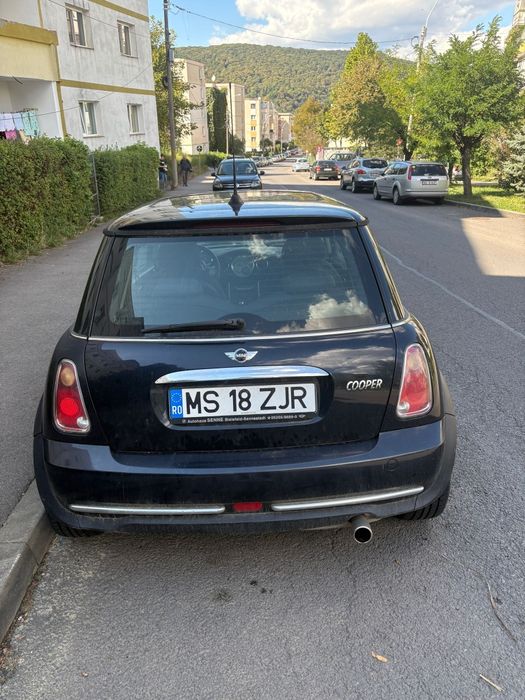 Vând mini cooper pentru detalii in privat