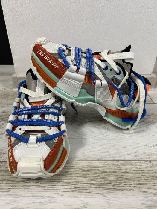 Vand adidasi DOLCE&GABBANA impecabili.Model DG 5862.