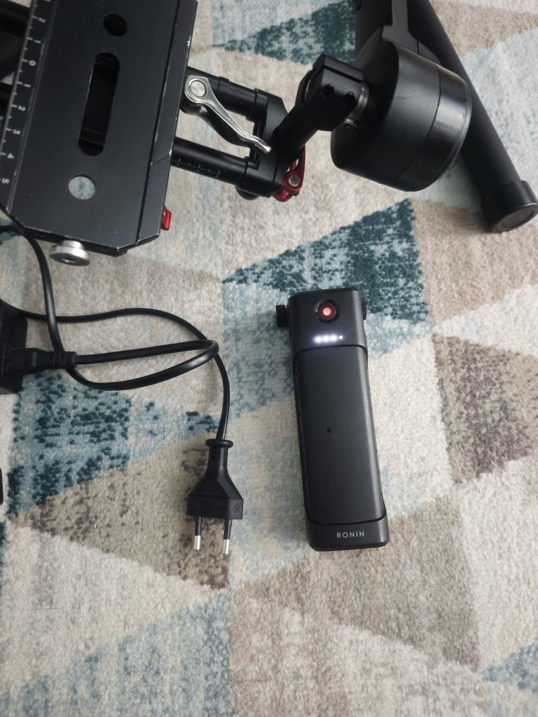DJI Ronin M стабилизация гимбъл