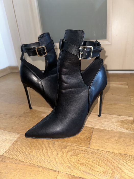 Дамски боти на висок ток