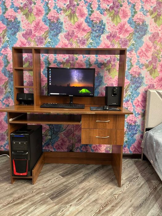 Компютер комплект стол придачу