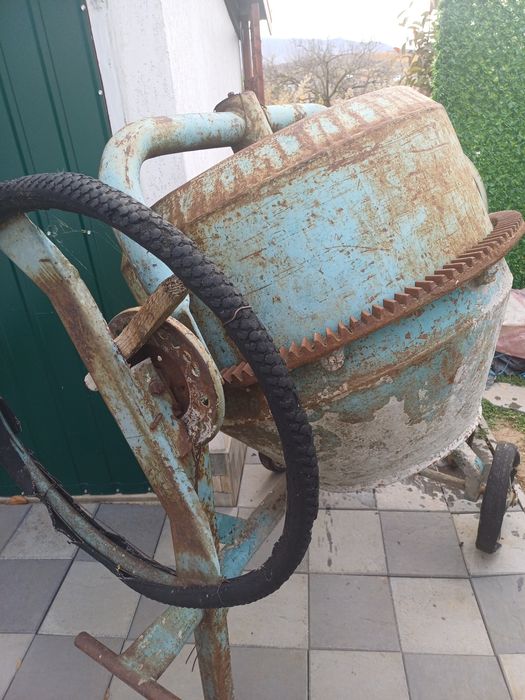 Betoniera de vânzare