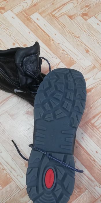 Продам ботинки зимние