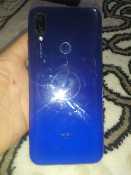 Redmi 7 4/32 GB .