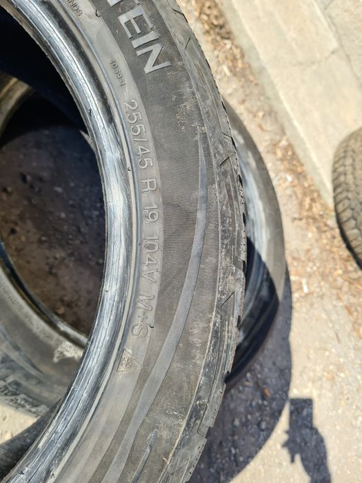 2 бр. зимни гуми 255/45/19 Vredestein 5,5 mm DOT 4415