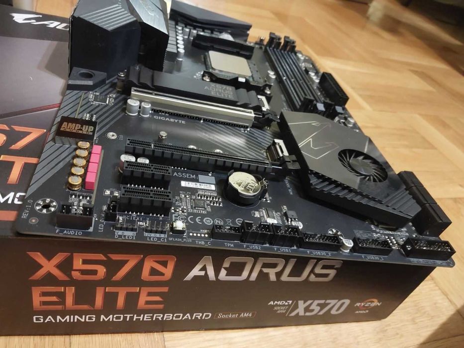 AMD Ryzen 7 5800X + Gigabyte X570 Aorus Elite