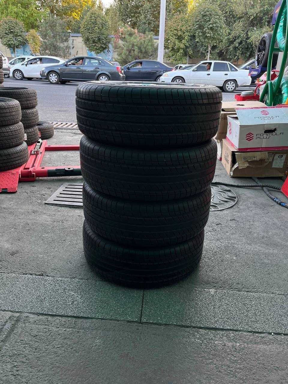 BU/U Tracker 2 Saka diska 17R 5/105 Bars 215/55R17 UZ200
