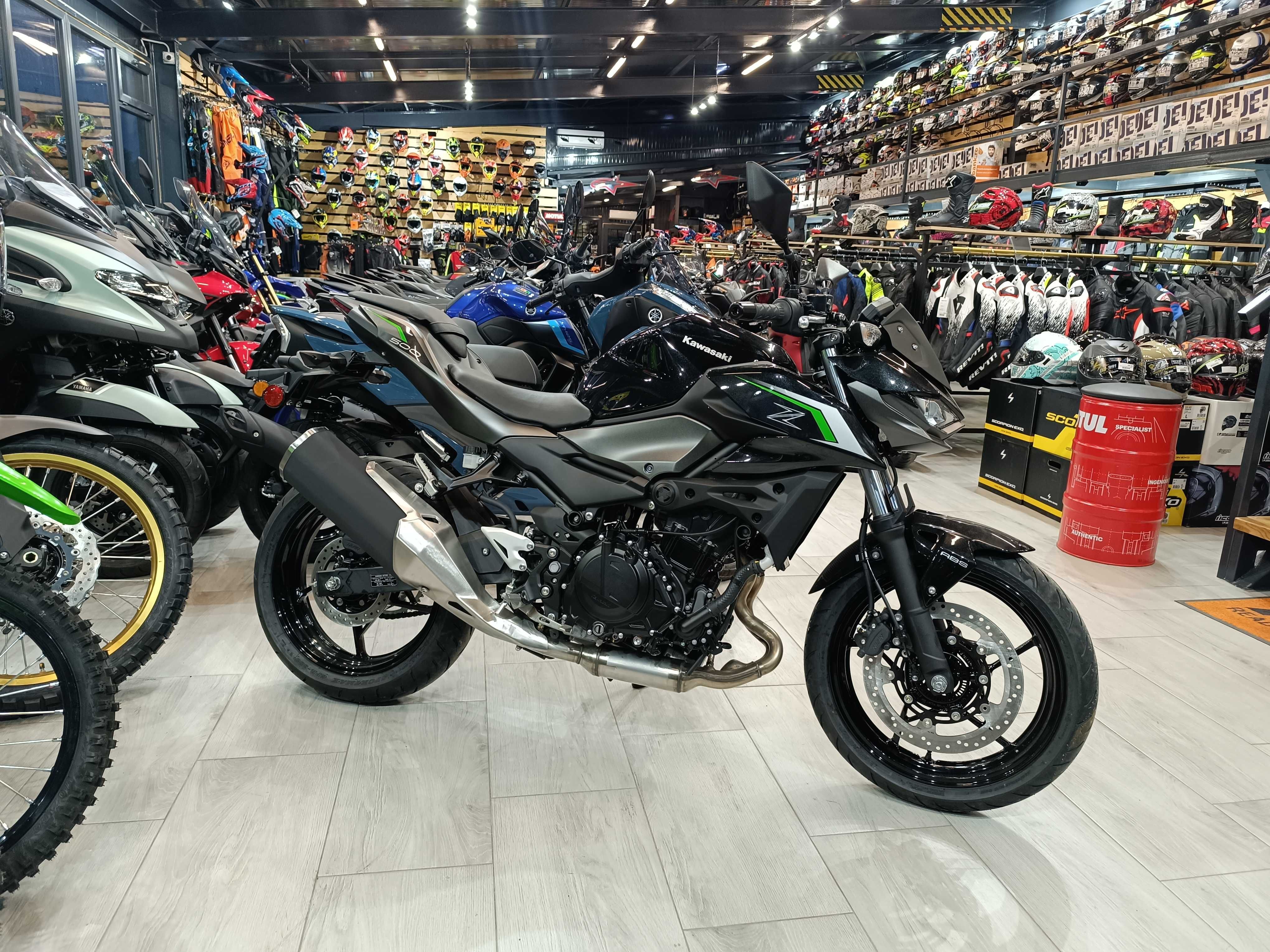 Kawasaki Z 500 -0km pret livrare prin EST BIKE Campina