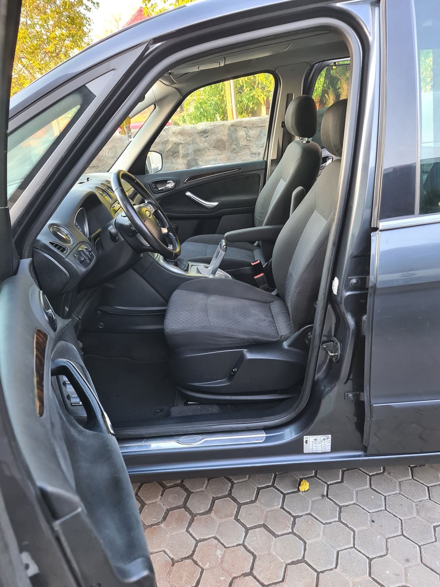 Ford galaxi an 2007  7 ocuri GHIA euro 4 transport GRATUIT