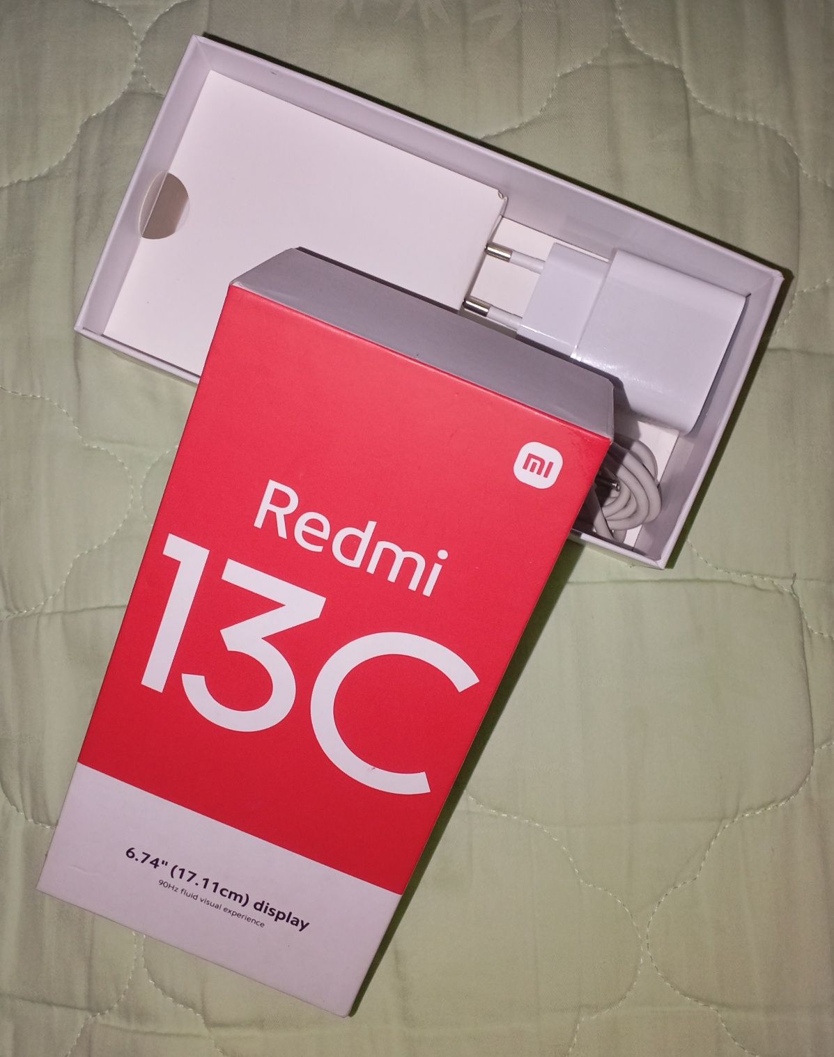 Xiaomi 13c в чехле и стекле