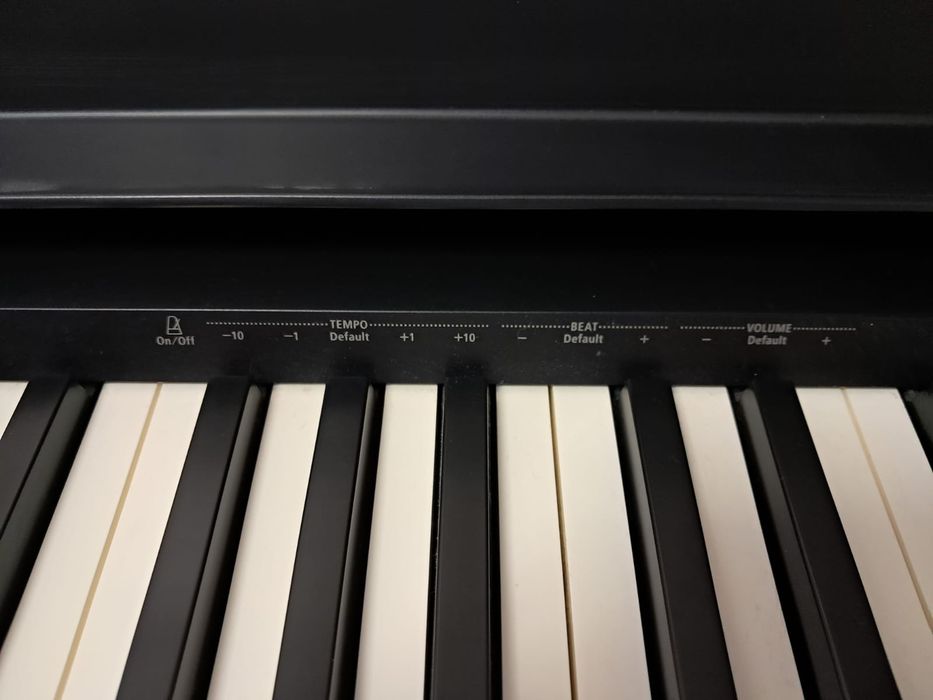 Vând pian electronic marca Roland