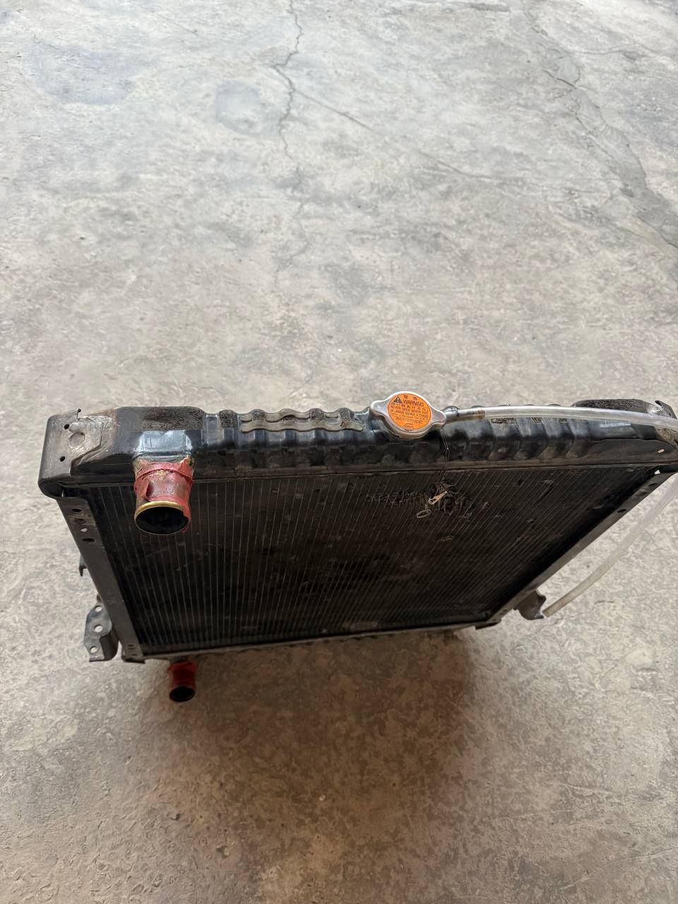 Isuzu arginal radiator sotiladi holat yaxshi