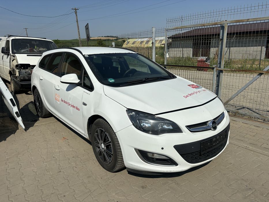 Bara fata capota far trager Opel Astra J 1.7 CDTI facelift
