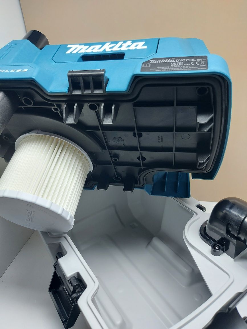 ПРОМОЦИЯ.Нова акумулаторна прахосмукачка Makita DVC750LZ