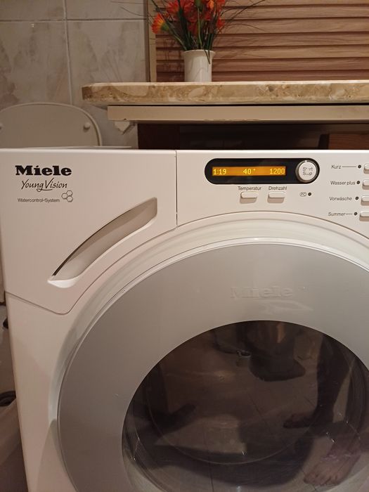 Пералня Miele 8кг пчелна пита