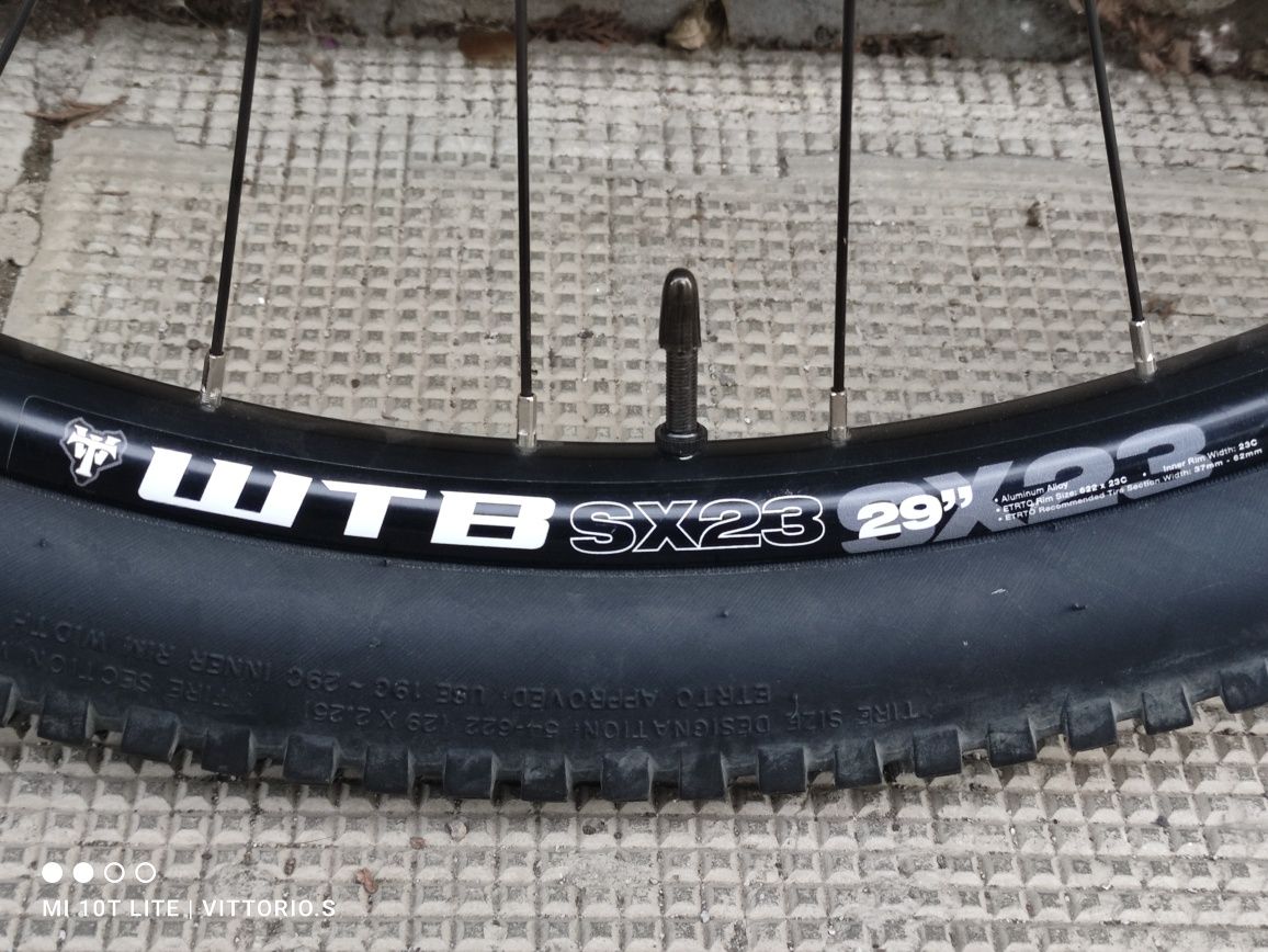 Предна капла WTB SX23 29 с гума WTB Trail Boss 29x2.25