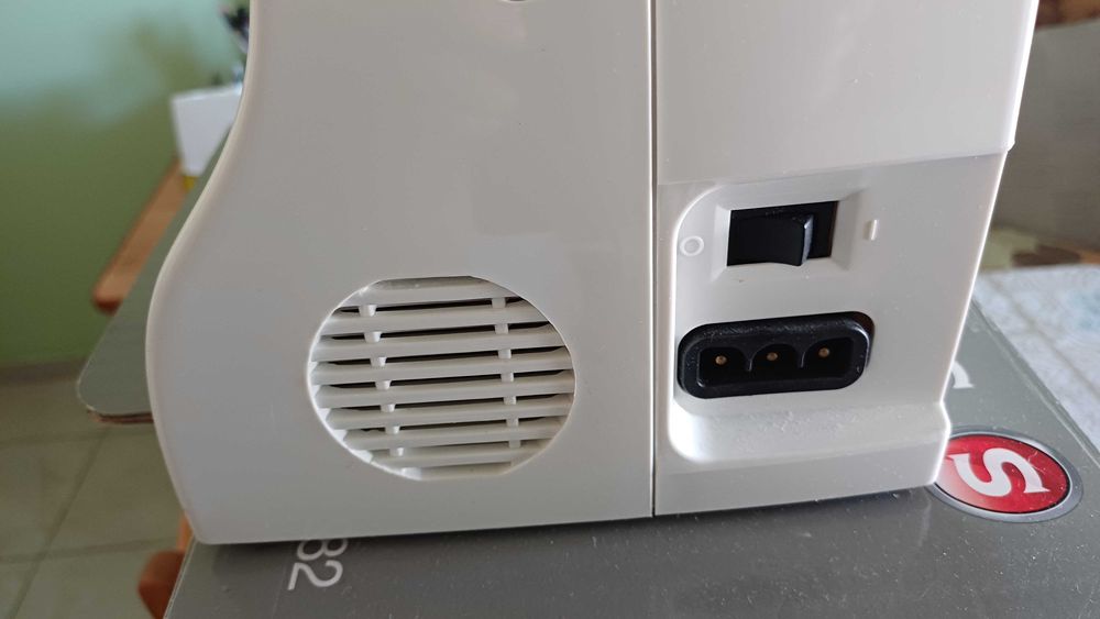 Продавам SINGER 2282 – шевна машина за перфектни проекти!