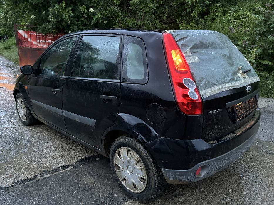 Форд фиеста 1.4 бензин на части.