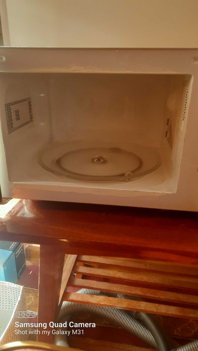 Продается микроволновка б/у в отличном рабочем состоянии.