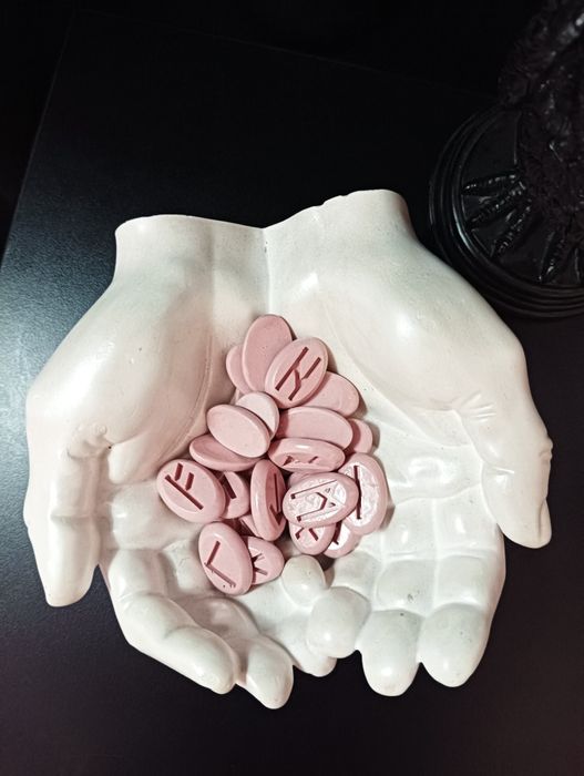 Руны ручной работы из высокопрочного камня