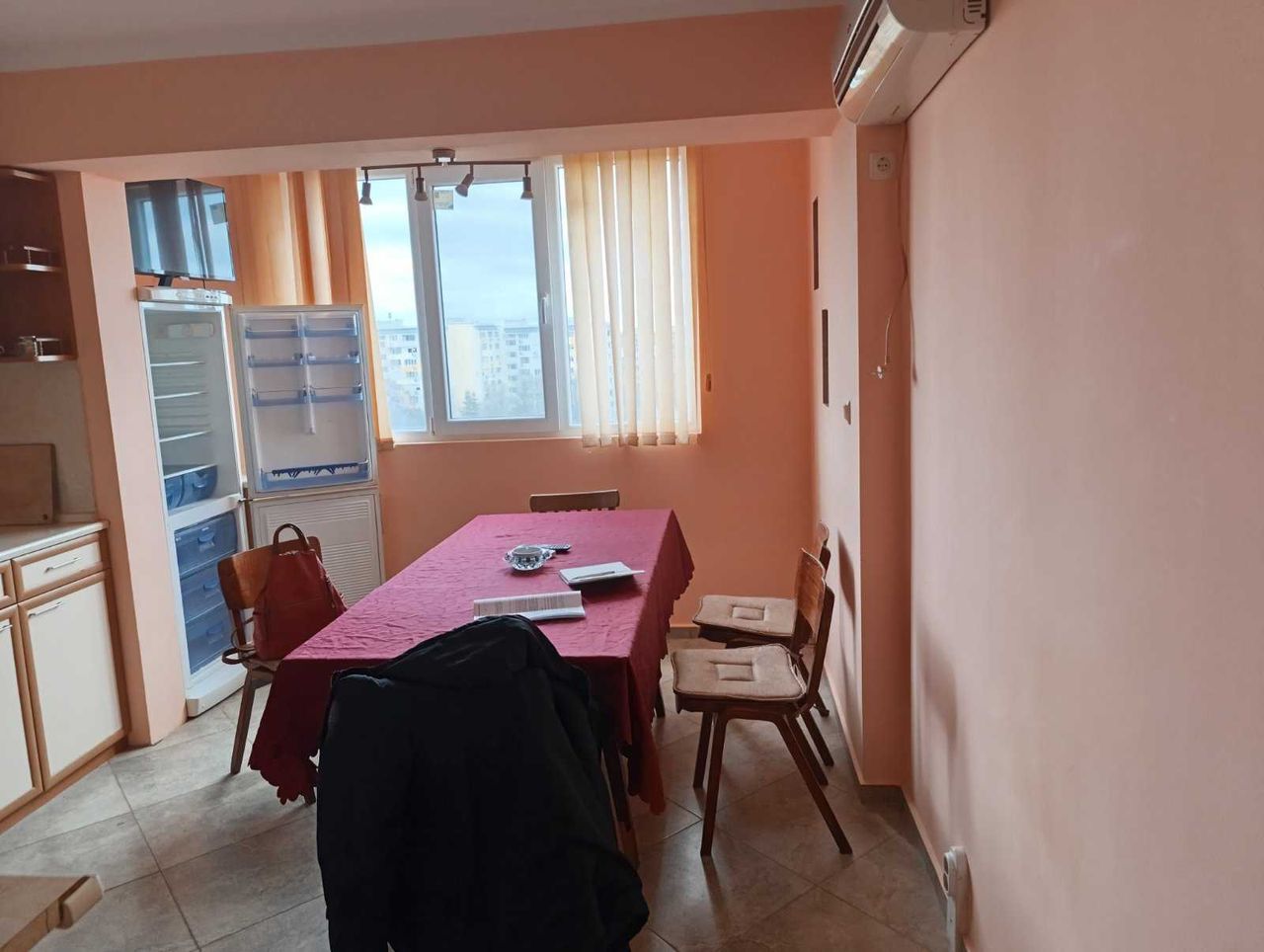 Дава се под наем Тристаен апартамент в Бургас, Изгрев - 85 кв.м за 500 € - Снимка #3