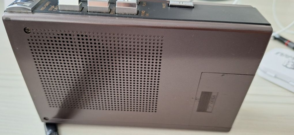 Walkman Sanyo Cassette Tape Recorder TRO 1550T
