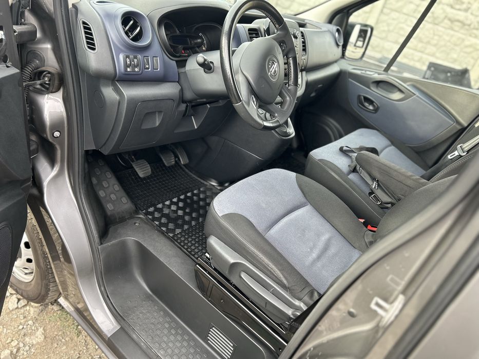 Opel Vivaro 8+1