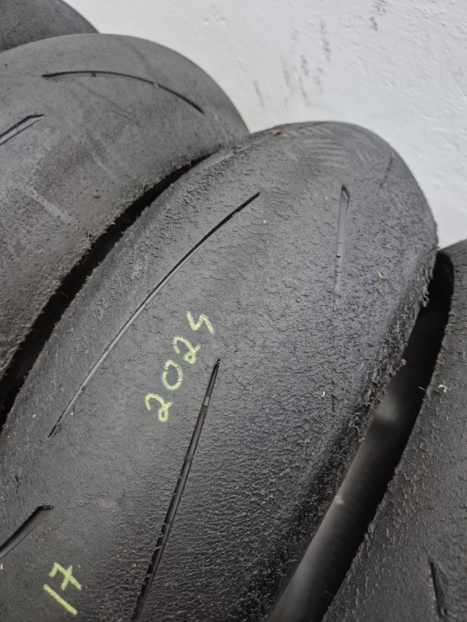 Anvelopa moto semislick circuit 200 55 17 Metzeler ractec dot 2024 Met