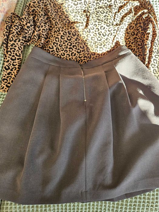 Дамска къса пола Dika