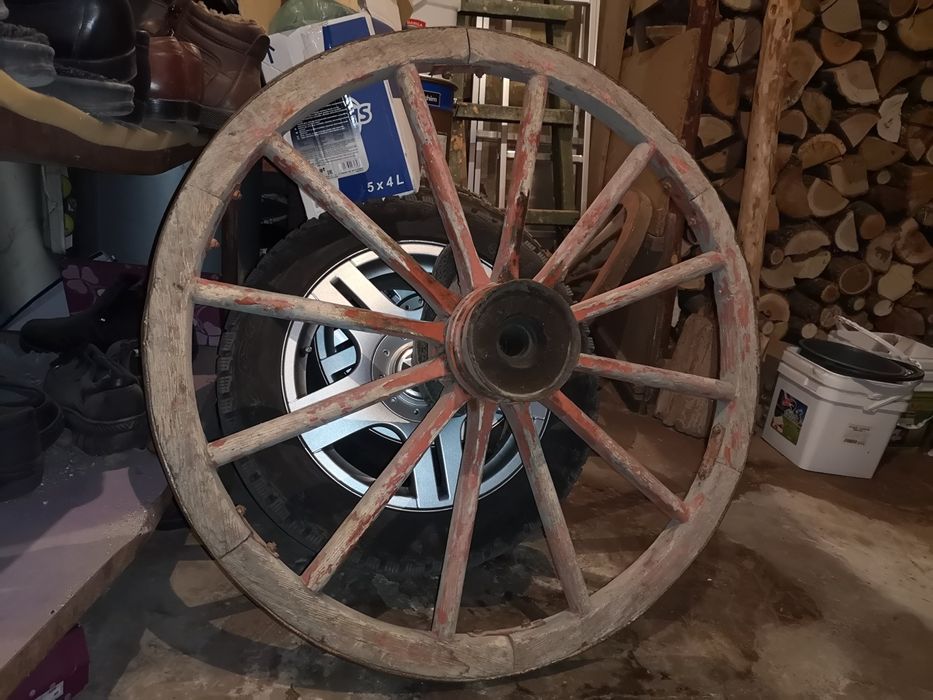 Дървени колела от Стара каруца