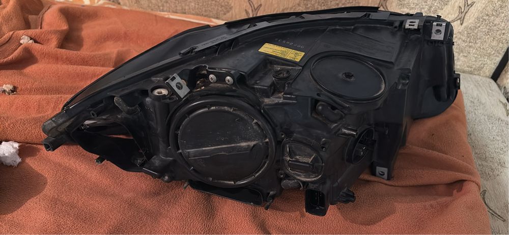 Faruri Bmw F10-F11 partea stanga