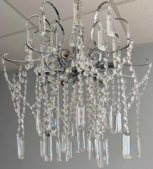 Candelabru cu un design deosebit