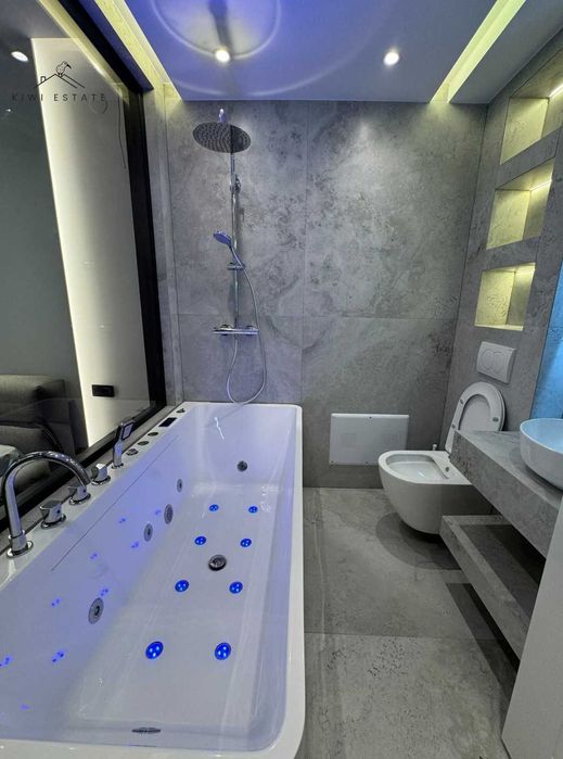 Дава се под наем Двустаен апартамент в София, Гоце Делчев - 69 кв.м за 599 € - Снимка #2