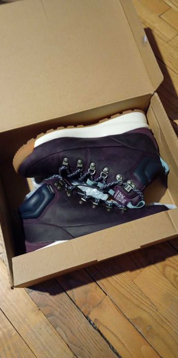 Дамски обувки The north face чисто нови зимни 39номер