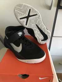 Pantofi pentru baschet Nike