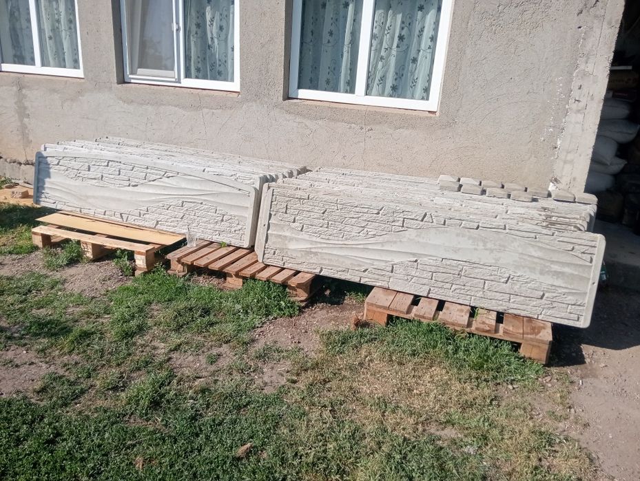 Gard din plăci de beton