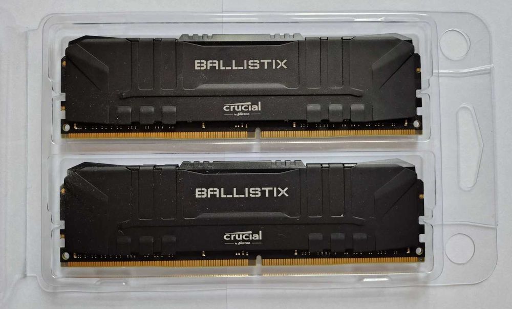 32GB (2x16GB) DDR4 RAM памет: Crucial Ballistix DDR4-3200, CL16