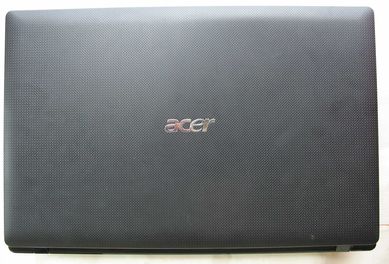 Работещ перфектно запазен лаптоп Acer с дребен проблем